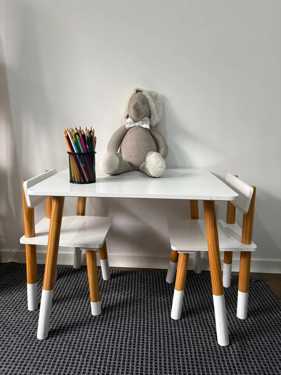 Mesa infantil — consultório de Alessandra Amaral em São Paulo